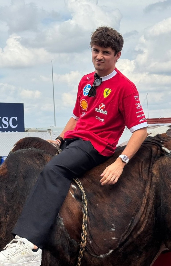 华体会app-包含梅赛德斯险胜红牛二队，勒克莱尔状态火热的词条